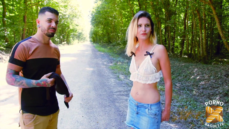 Porno Baguette: Lucile, blondă drăguță, adoră pula bărbatului ei