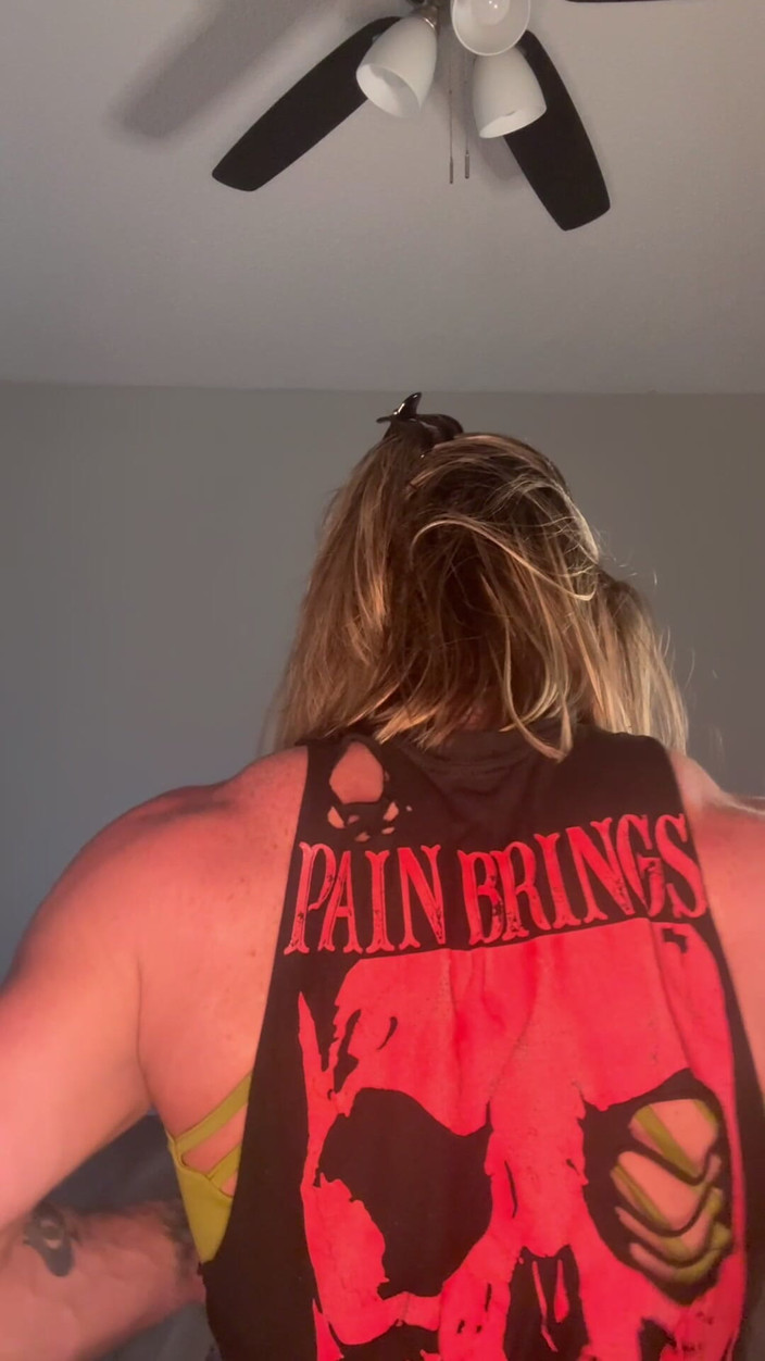 Simone Steele: Semak kemajuan bogel