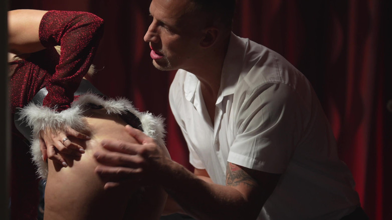 Jet sex prod: Maia, Una Bellissima Troia Offerta a Natale