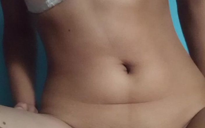 Kunjja: New kanda Virgin - मेरे सेक्सी होंठ पर वीर्य