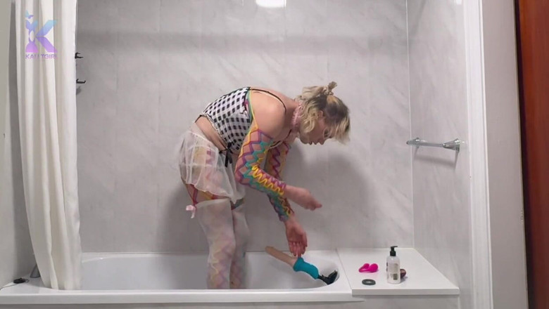 Kali TGirl: Kalitgirl Uses Fuck Machine