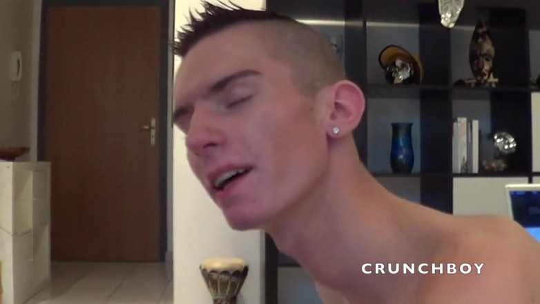 French Twinks Amator videos: Filip ha scopato senza preservativo Leo, un ragazzo top di 21...