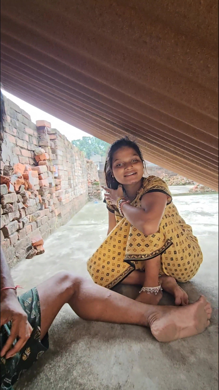 Aalox: Gadis desa hot india dientot habis-habisan di rumah