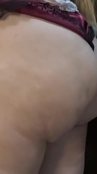 Ma belle-mère BBW Soraya Culona se déshabille devant la caméra de mon ami