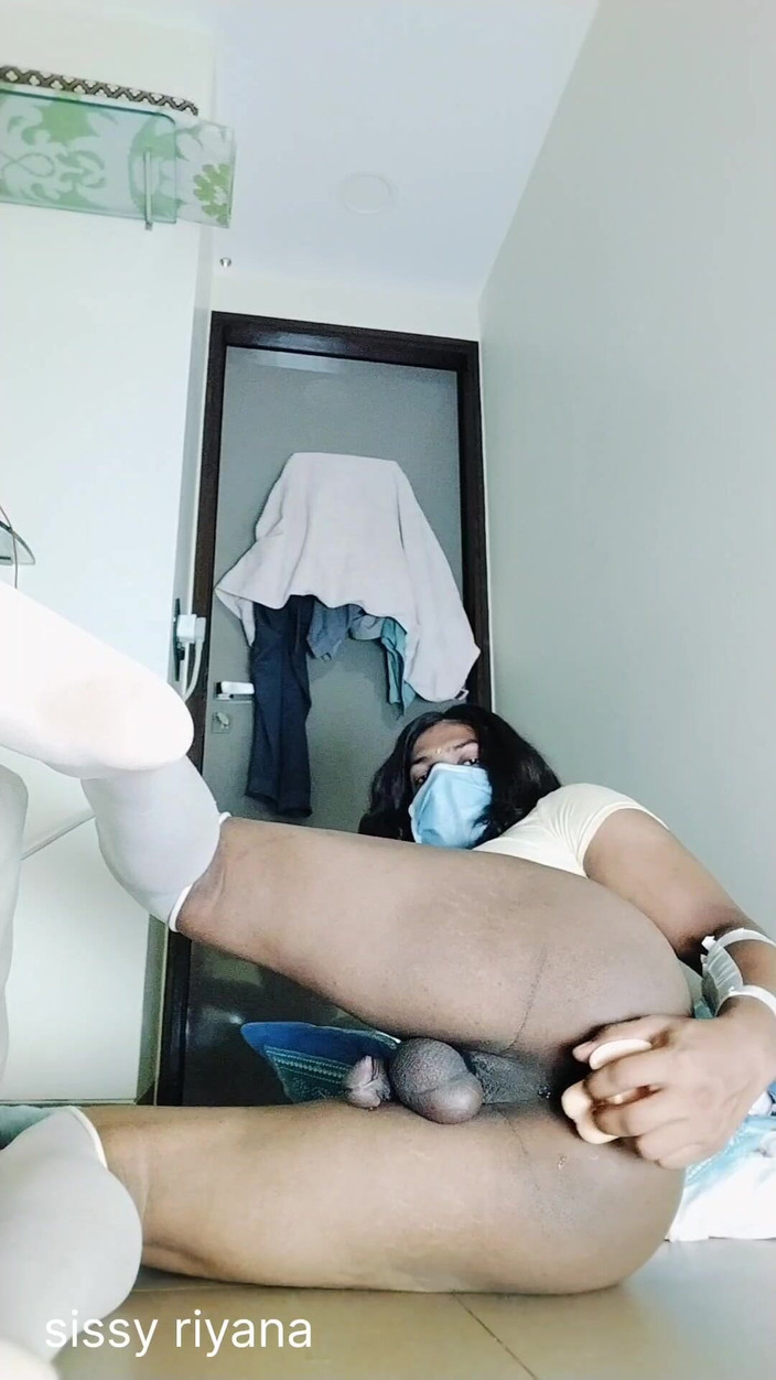 AlarmingJam2: Riyana si gadis hot india lagi asik muasin memeknya pakai...