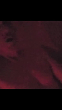 Nadržený chlap šuká zralou šlapku v Seedy Red Room.