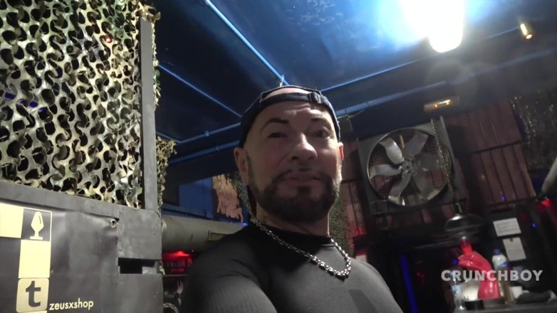 Fun bareback meeting in Barcelona: Sexy Fabio Vador použil surového hetero chlapce v otevřené mysli...