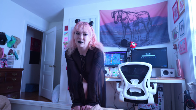 lilredvelvettt: La sorellastra demone succhia la tua fidanzata