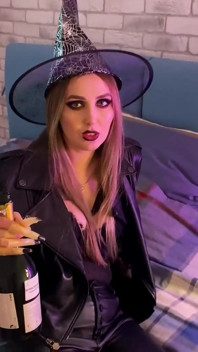 Fucked stepmom on Halloween without a pumpkin on her head