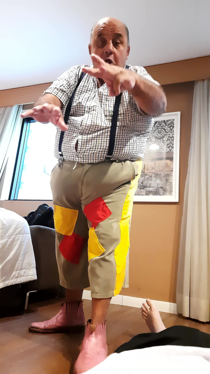 Punchbagplz: SUDUT PANDANGAN PERTAMA: Bubba berkongkek berkongkek vs Pekerjaan di Hotel