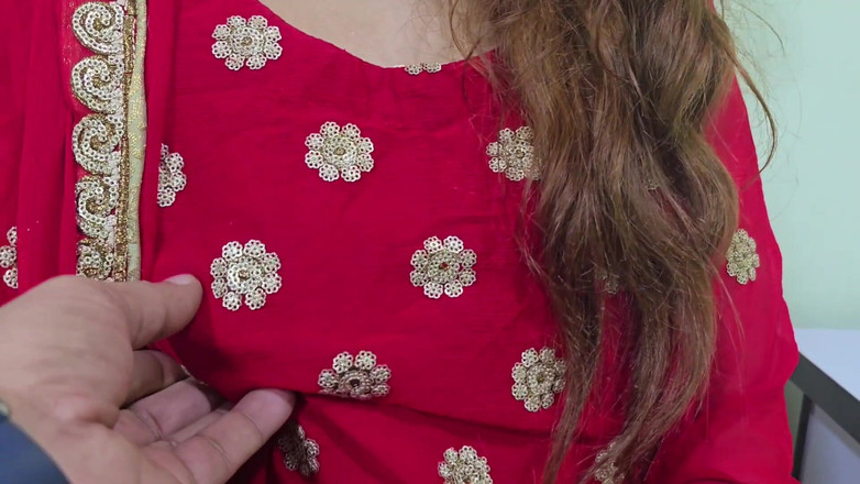 Faryal: Sorellastra che va alla cerimonia di matrimonio