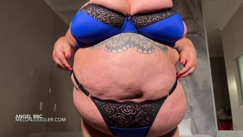 Angel BBW: La formosa latina angel bbw in azione con un enorme...