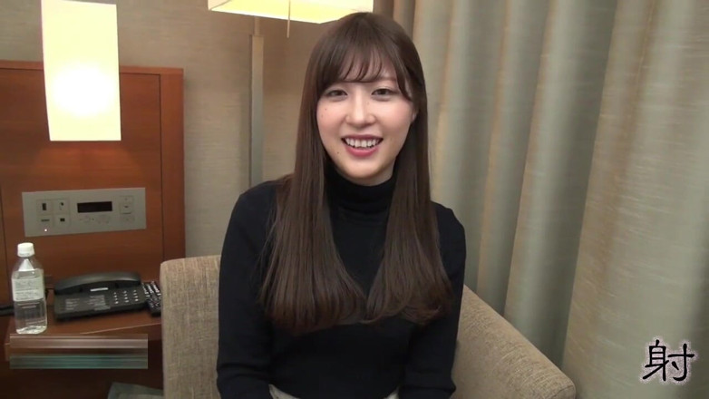 Studio JAV Launcher: 放荡的亚洲人。害羞的青少年喜欢自慰