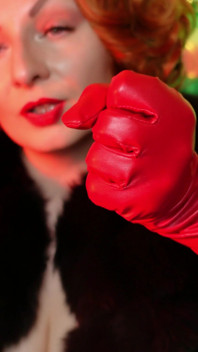 Fur fetish and long leather gloves pin up MILF