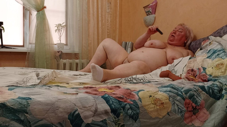 Zona901: Un'amica con grandi tette accese i suoi buchi e si...