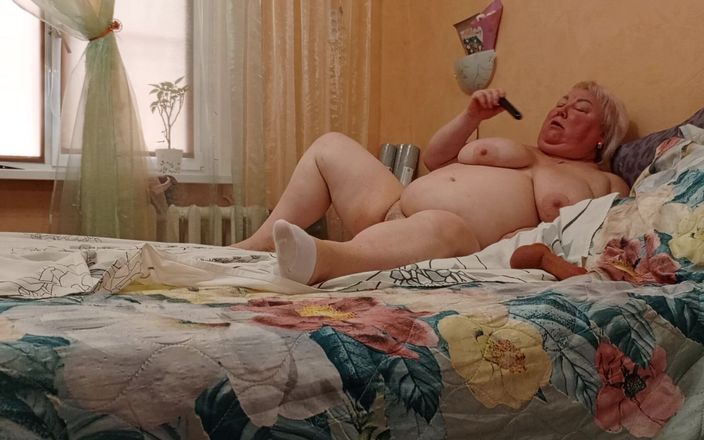 Zona901: Una amiga con grandes tetas encendió sus agujeros y se...