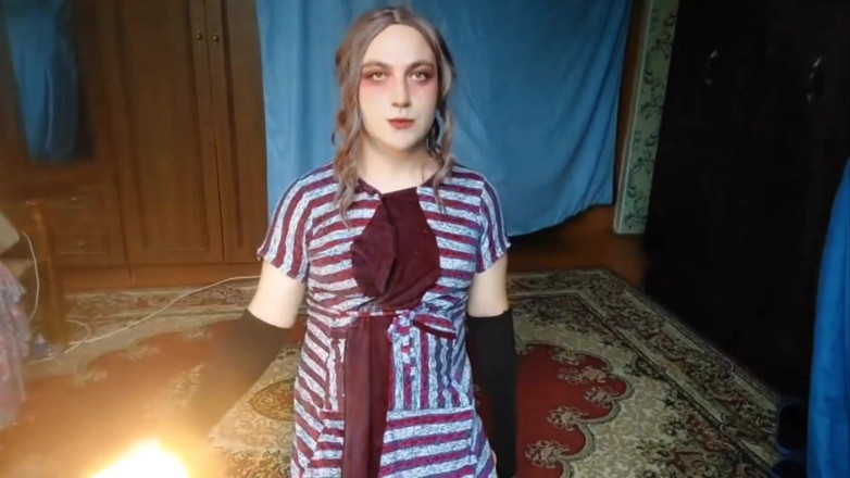 Kitty_Cross: Phòng của chị kế vũ công nóng bỏng gợi cảm...