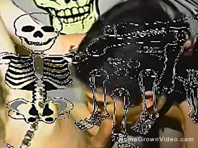 Homegrown GFs: Gothic Amateurs Fuck in a Coffin