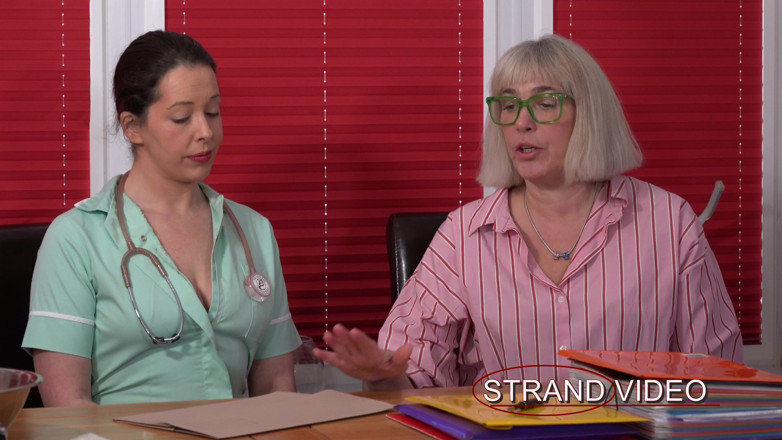 Sarah Stern: Zlobivá sestra se ošetřuje