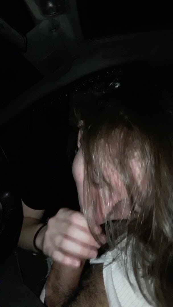 Kndy Kmille: Nice Sex in the Car with Creampie! 100% Amateur