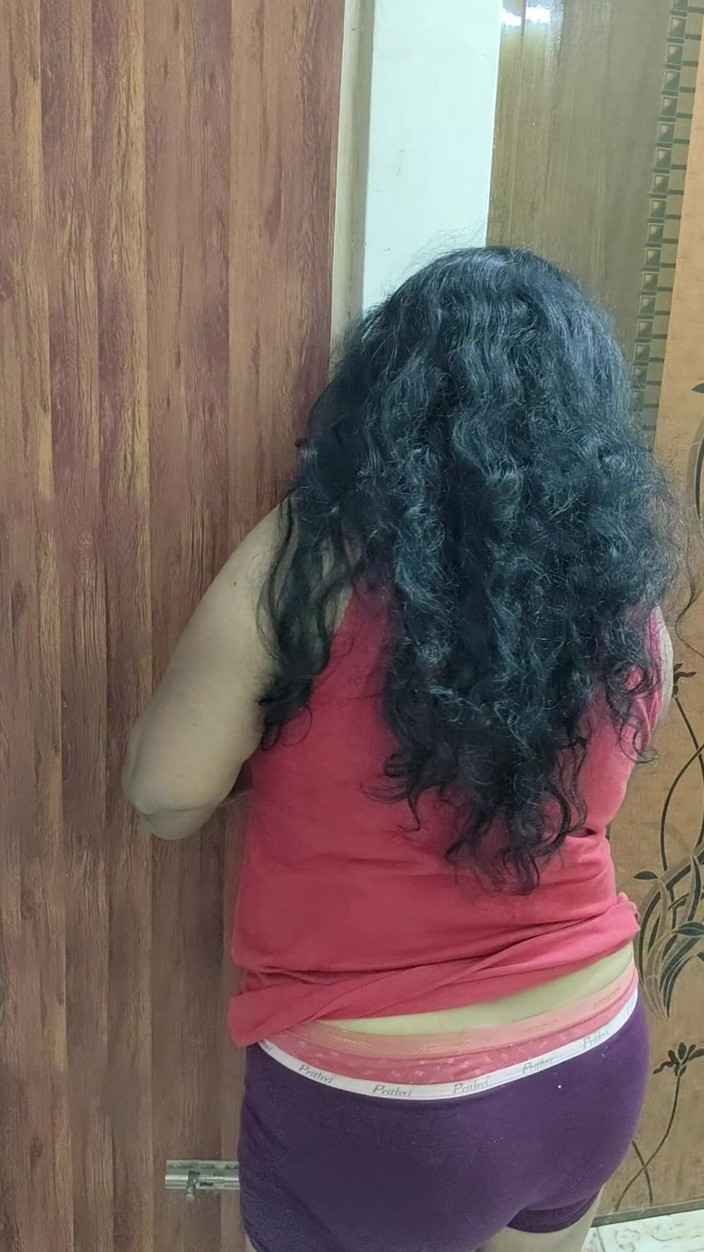 Thesana: Tukang ledeng yang beruntung dan pembantu nakal