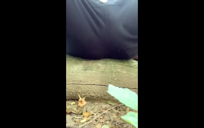 Idmir Sugary: Twink Farts Long Loud and Wet - Outdoor