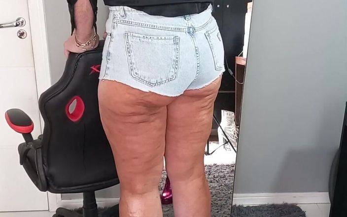 Sexy ass CDzinhafx: Mông của tôi mặc quần đùi mới
