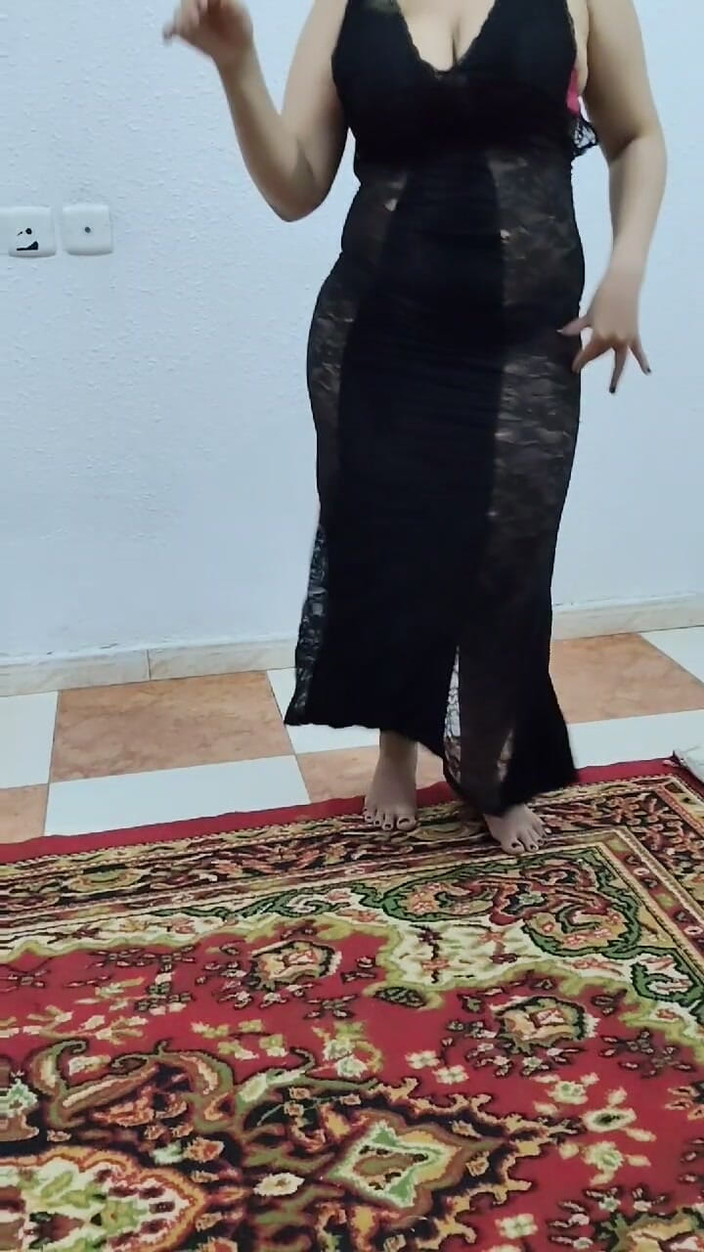 Six my and wife: 6명의 아랍 나우