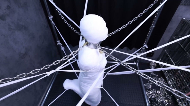 Aisan girl bondage: A Cute Girlfriend Wrapped All Over in Bandages