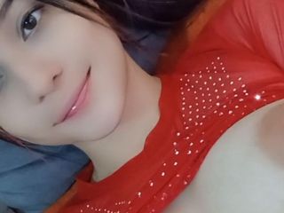 Yulieth Gomez: Viendo a mi hermanastra pervertida mientras nuestros padres están fuera...