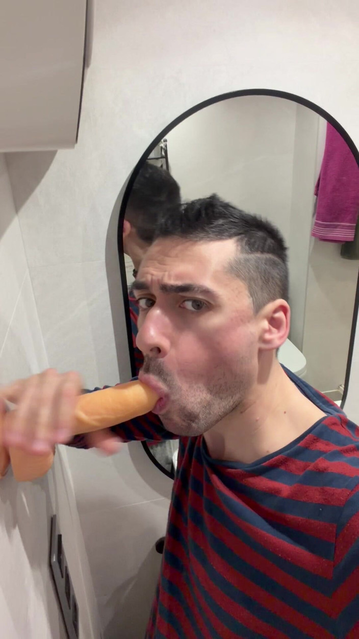 Liam Harding: Sexy Stepdaddy Riding Dildo