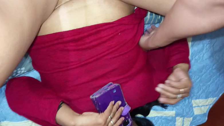 Moo DBOXXX: Üvey annem ile her gün seks yapıyorum