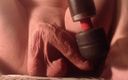 Barefoot Stables: Efeminat folosește vibrație și ejaculează peste cameră