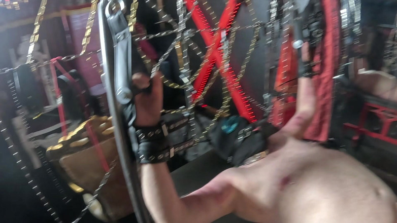 Queen_of_BDSM: Schlaege Mit Knebel Im Maul!