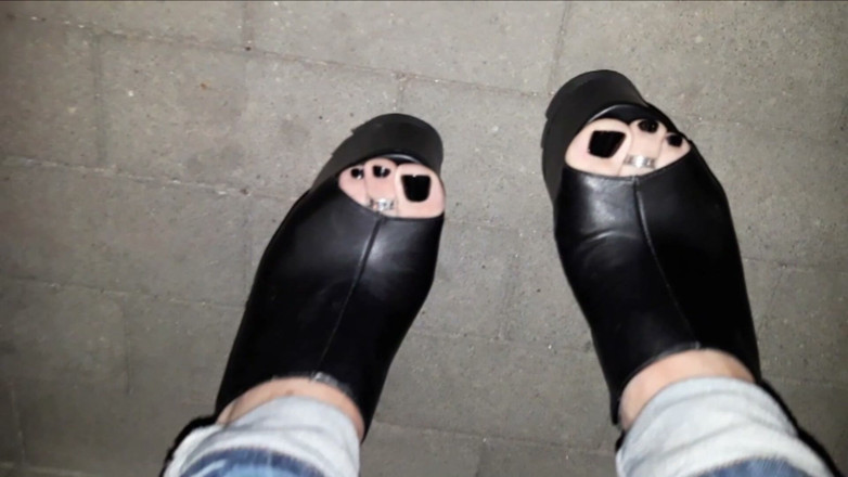 Heelex: Sexy Mules
