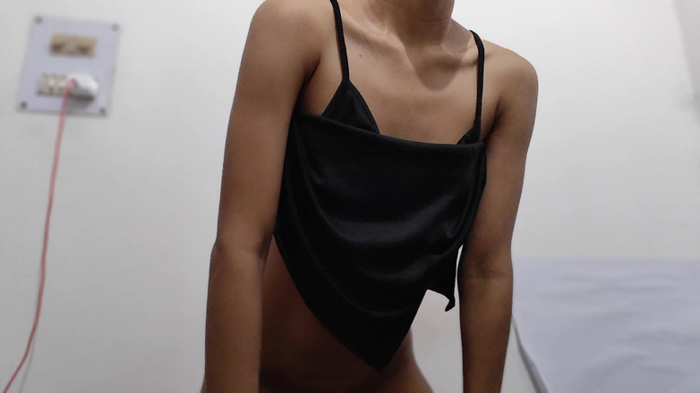 desigirl93: Roztomilá náctiletá indická dívka má šťavnaté kácení v její kundičce