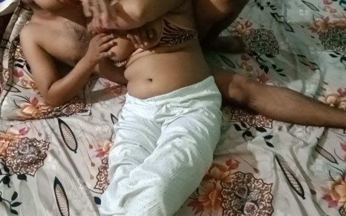 Manjushukla: Bhabhi Cantik India Berseronok dengan suaminya.
