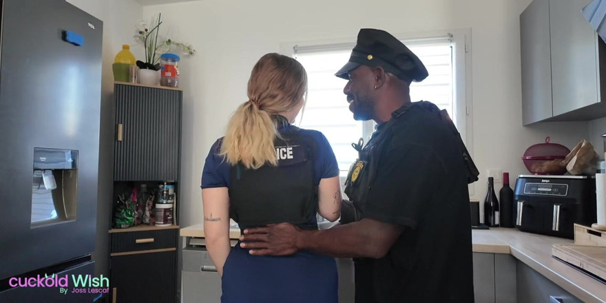 Joss for Cuckold wish: Колега по поліції Валентина Бакстона хоче трахатися