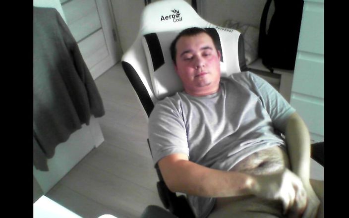 Limara19981: Si masturba davanti ai miei sottoscrittori in webcam model Limara 19981