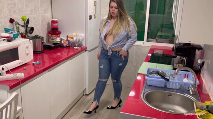 Your fantasy studio: Walking and farting in jeans and heels