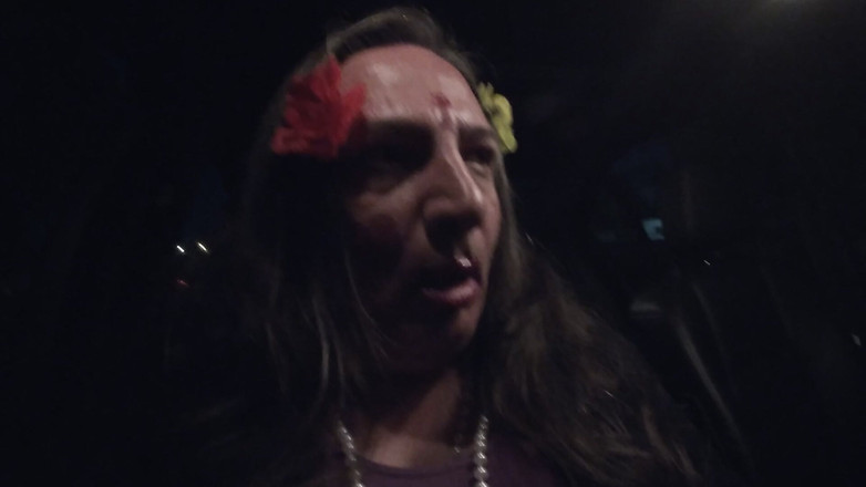 JonasBen: シシーバカなCDは、屋外車のオナニーが楽しいです!