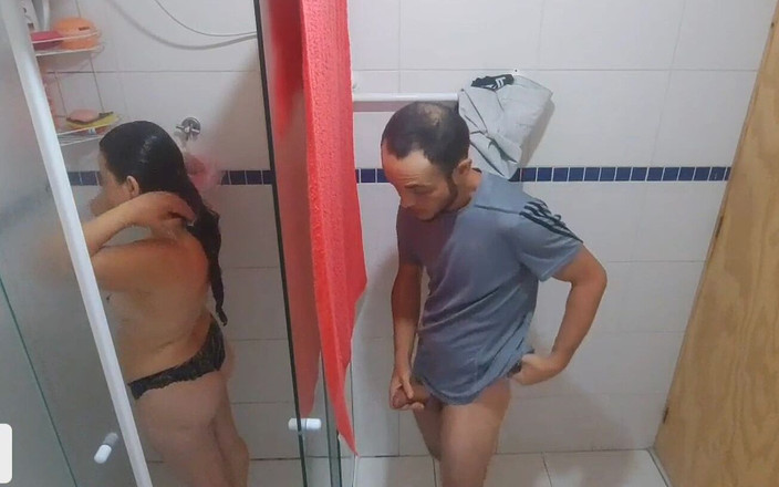 Kasallpimenta: Der freche alte stiefvater beobachtet seine stieftochter in der badewanne!...