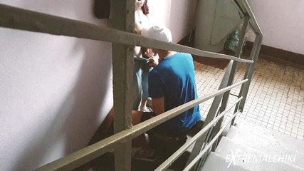 Extremalchiki: Pintu masuk kondominium