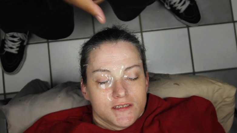 Dirty Dees: Dirty Dees This Girl Loves Cum on Her Face