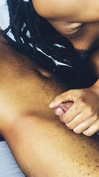 Lelaki seksi menjadi miang dan mengongkek kawan baiknya seperti si jalang jahat