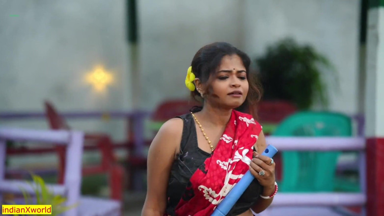 Indian Xshot: ボスが私の無垢な妻を犯す!インドのオフィスセックス
