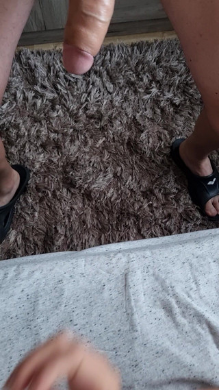 SFHarcerska: Nyepong kontol sampai tenggorokan di pinggir ranjang!