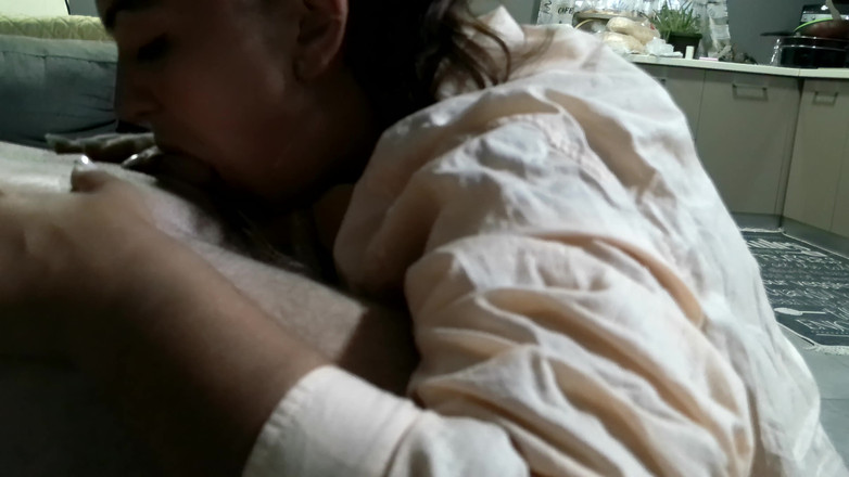 fantasycouplexxx: 내 사무실에서 아침에 펠라 비서