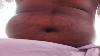 Queenstarss: Desi Navel