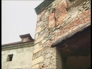 Big Tits World: Atemberaubende milf mit schönen großen möpsen wird im freien in...